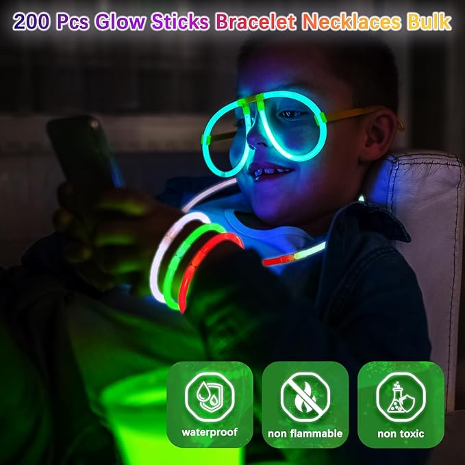 Red Glow Sticks Bulk,200 Pcs Glow Bracelets and Glow Necklaces with Connectors,Glow in The Dark Party Supplies,Glow Party Favors,Glowsticks for Party Christmas Carnival Birthday (8 Inch)