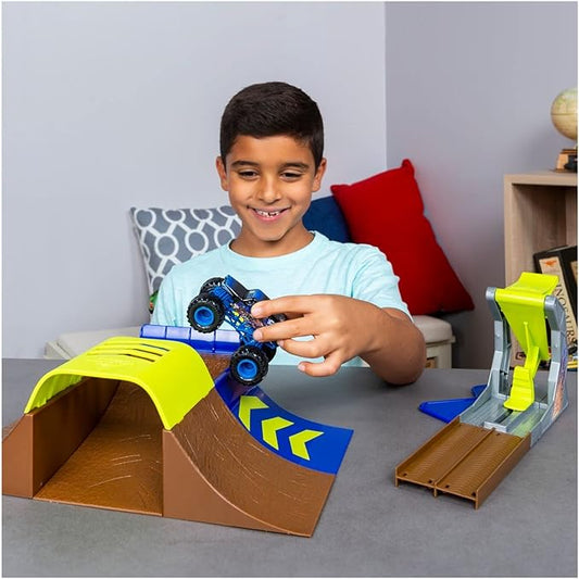 Monster Jam, Champ Ramp Freestyle Playset with Exclusive Son-uva Digger Monster Truck, 1:64 Scale Die-Cast, Kids Toys for Boys and Girls Ages 4-6 and Up